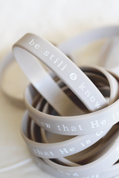 SILIKONARMBAND : BE STILL & KNOW THAT HE IS GOD